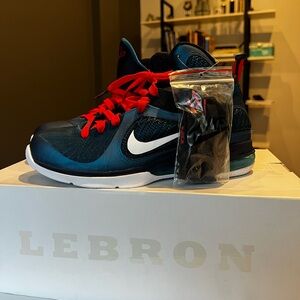 Nike LeBron 9 Swingman Deadstock New in box Size 9